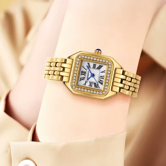 Panthere Classic Rectangle Stainless Steel Watch
Size adjustable - Picture 4 of 11